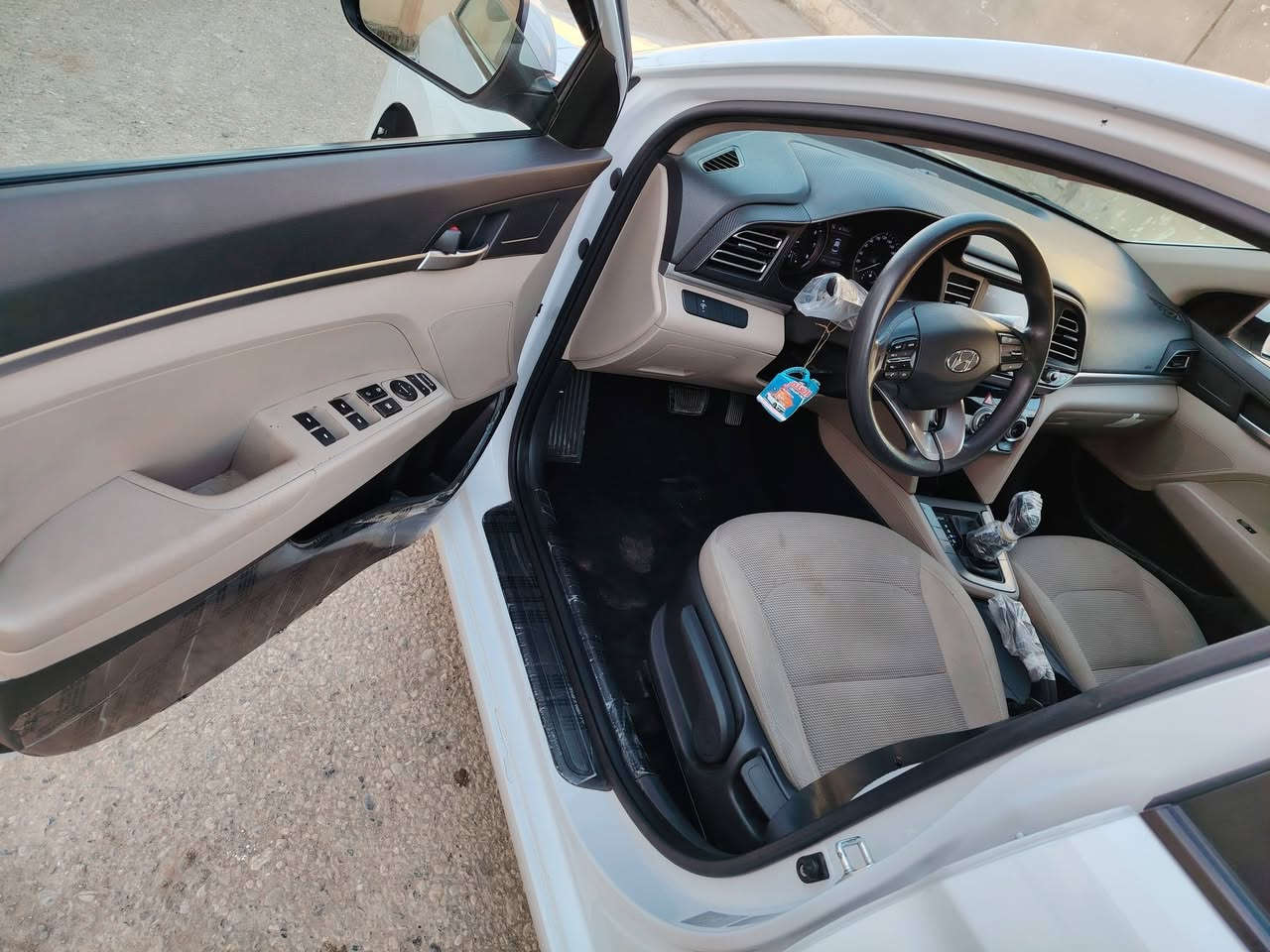 الانترا 2020
فول 1 /1
محرك 20
الكير   Atl المرقوب
السنويه بأسمي
السعر 175وبيها مجال
***********
