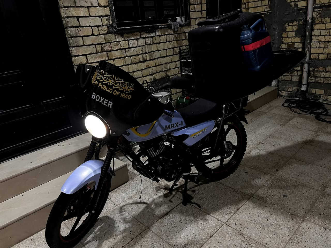 سلام عليكم شباب دراجه سونك موديل 2025 بعدهي جديدة كاملة مال دلفيري بس شغل واطلع نقصها ترتيب بالكهربائيات يعني اشار وهيج امور بس ربط والراحز مال سلف يخربط عندي والدراجة شوفت عينك شكد نضيفه ومتعوب عليها ومصروف عليها اكثر من الصور بعد وياها الصندوك كاملة الاخير حبايه تايرات جدد بريك جديد وهواي امور مكانها ابو غريب او حي الخضراء سعرها 900 وبيها مجال رقمي *********** متواجد واتساب
