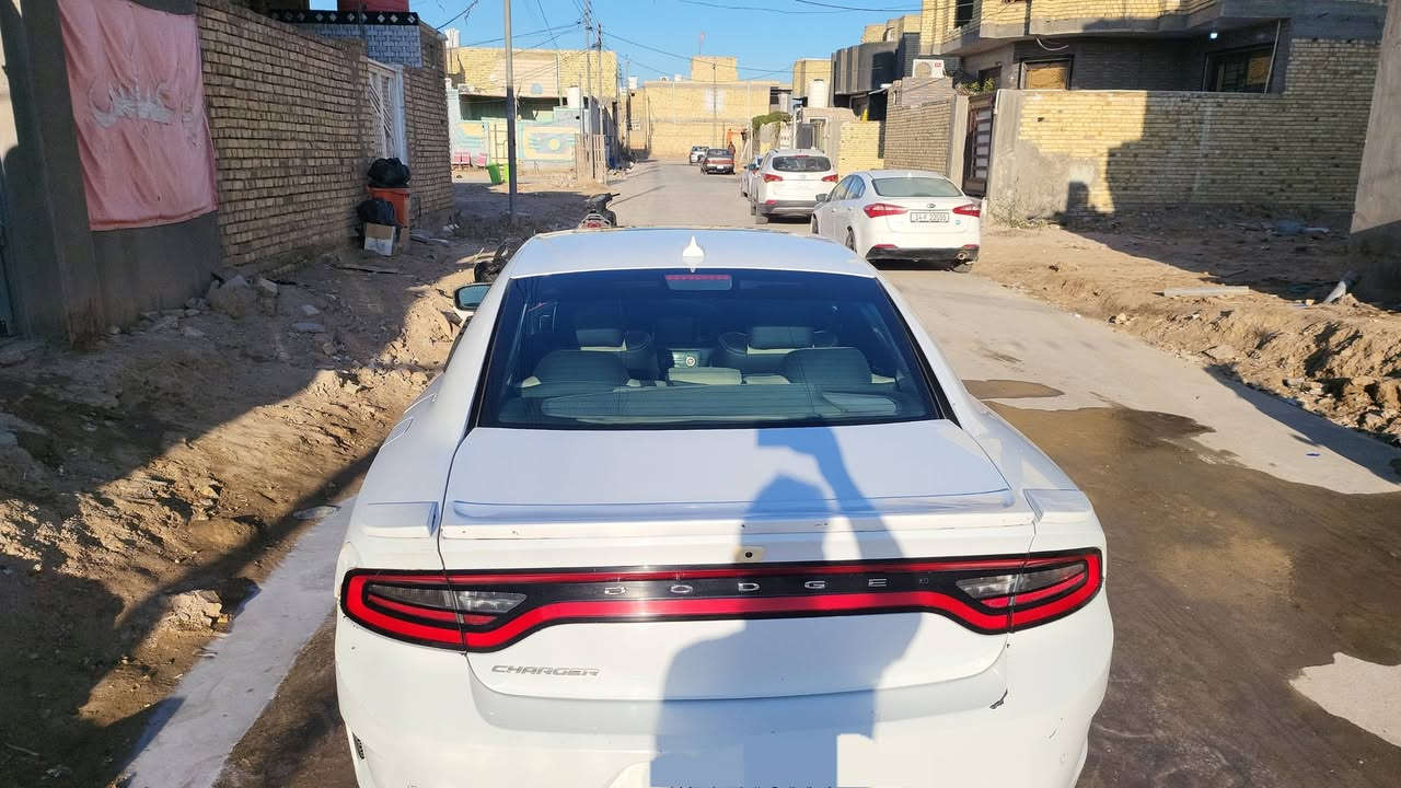 شارجر كامل مواصفات موديل اصل ٢٠١٦ معلايه ٢٠١٧ 
مابيه أي نقص جاهزة من كلشي بيه جاملغ أو بنيد
 بدون ارباك شرط الفحص تحويل ثاني يوم رقم ذي قار 
السعر ١٦٠ 
رقم الهاتف ***********
