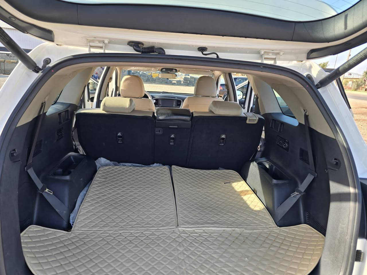 سلام عليكم
للبيع 

كيا سورنتو 2020 استلام زيرو خليجي 

ماشية 140 الاف كم فقط

رقم بغداد الجديد سنوية جديدة 

مكينة ستة سلندر 

كفاله عامة

سيارة كلها زيرو 

سيارة فول 1/1 عدا بانوراما وكامرات الجانبية

المواصفات :- 

ويل 19

بصمة تشغيل وابواب وجنطة كهرباء

كامرة خلفية

كشنات جلد

كشنات كهرباء  

تشغيل عن بعد 

ثلاث انظمة قياده 

شحن لاسلكي

منافذ تايبسي

بلوجكتر لد

مري شفط 

ترحيب 

سبعة راكب 

الخ من المواصفات المعروفة

للاستفسار الاتصال او المراسله واتساب ***********
