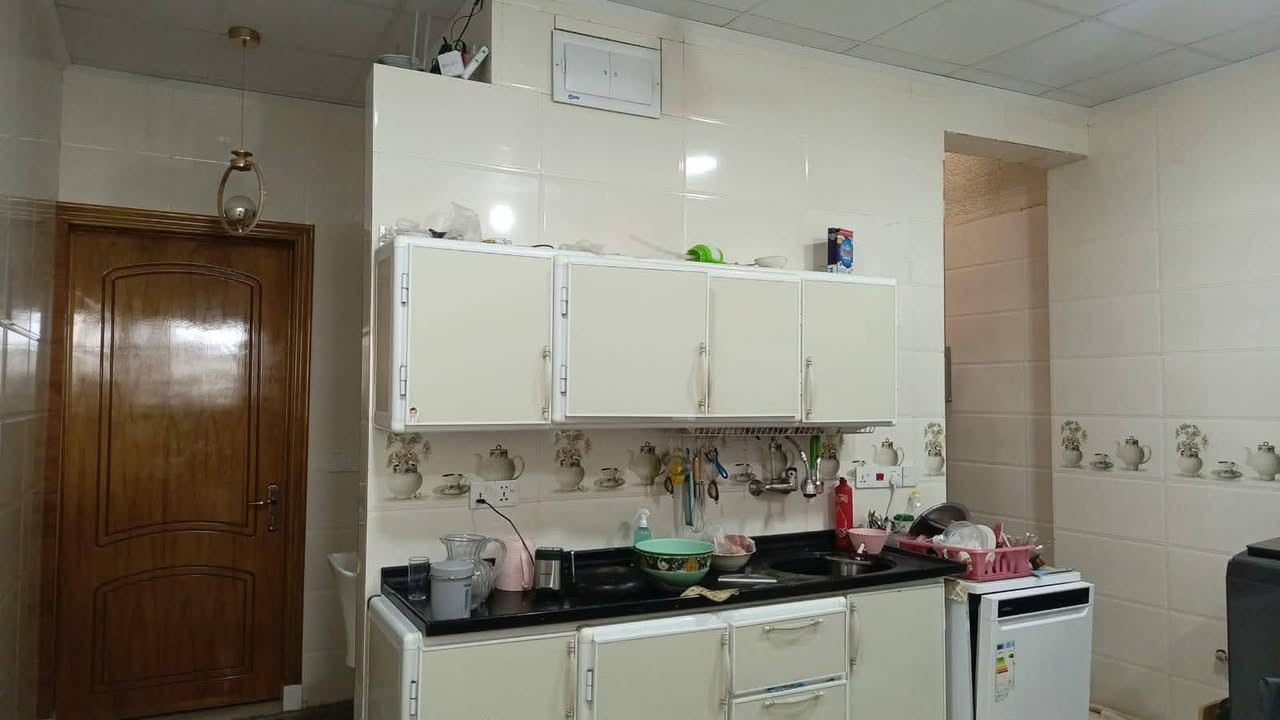 دار للبيع 100متر بلاطارات بناء جديد طابقين معزولات ربع غرف
مطلوب لاسكان 53السعر الكلي 165لاستفسار كثر ***********
