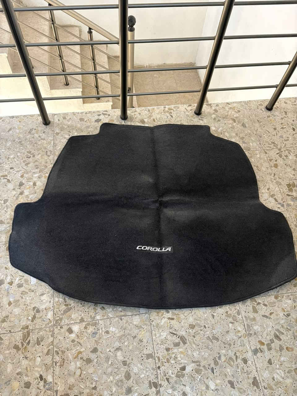 سلام عليكم عندي فرشه صندوق كورلا من 2019 الى 24 سعر قطعه 30 الف اتصال هذا  *********** مكاني بغداد
