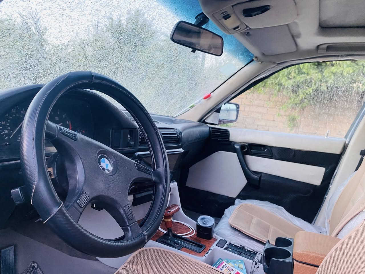 السلام عليكم ورحمة الله وبركاته 
BMW525 
للبيع سياره نظيفه وحلوه احلى من الصور 
كير محرك مفتوح شرط تدفئه تبريد شغال كهربائيات كلها شغاله سياره فقط بطاين تعبانه كلها جديده رقم كركوك دولي رقم مميز سنويه هزه جديده شرط التحويل ماكن السياره صلاح الدين الشرقاط 
 السعر 70 وبيها مجال ويرهم مراوس حسب القناعه 
اتصل وتدلل ‭***********‬
وهذا الرقم بيه واتساب فقط ***********
— في ‏صلاح الدين قضاء الشرقاط‏.
