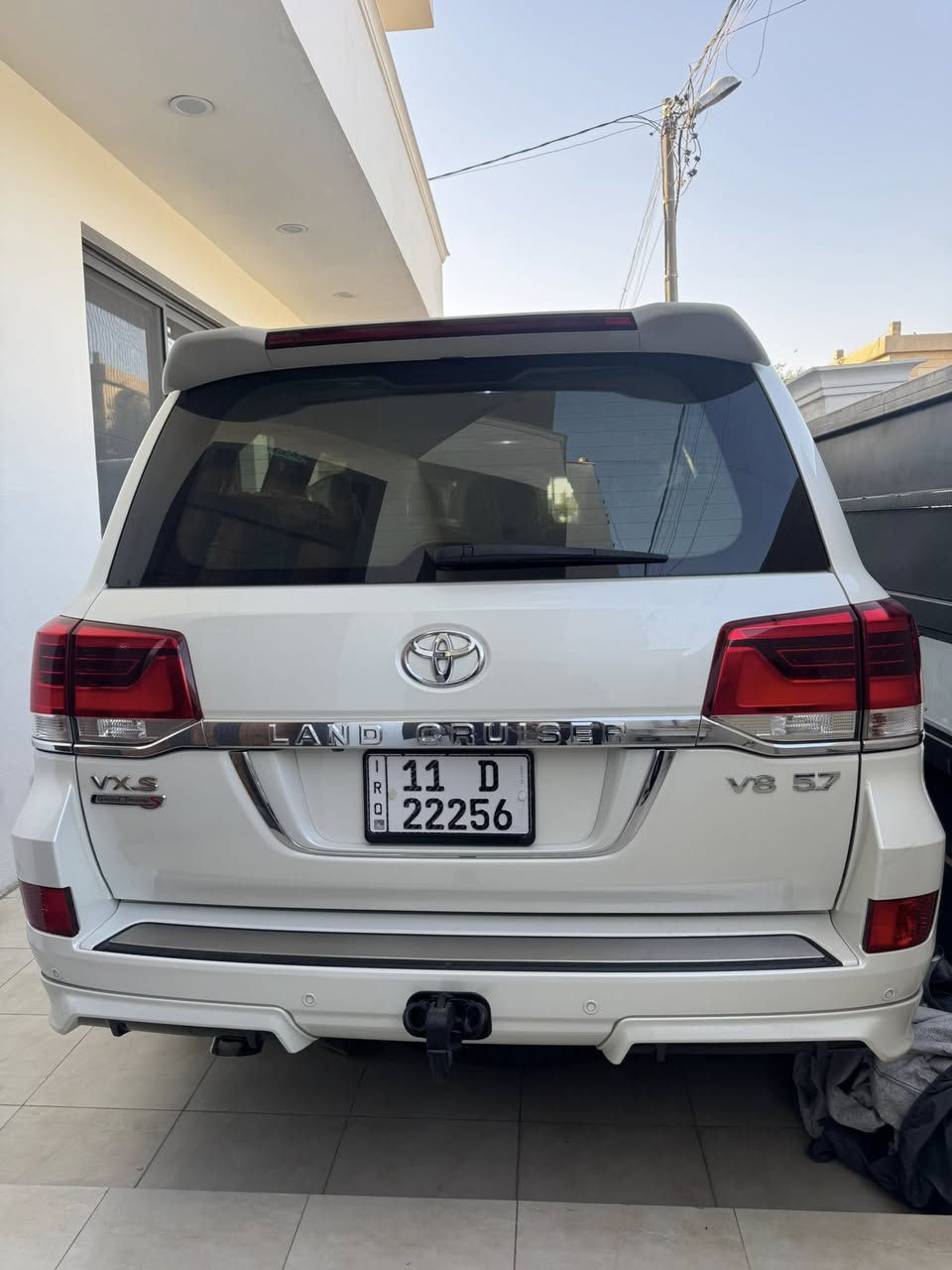 السلام عليكم للبيع لاندكروز 2021 فئة VXS ام الرادر مواصفات لكزز السياره كفاله عامه من الصبغ والضربه والتبديل ماشي65الف رقم بغداد  بااسمي تحويل ثاني يوم 
محرك 8 سلندر 5700
جكات
بصمات
جنطه كهرباء
3 شاشات
فتحه
تشغيل عن بعد
مقاعد خزن ميموري
مكاني بغداد 
للستفسار ***********
