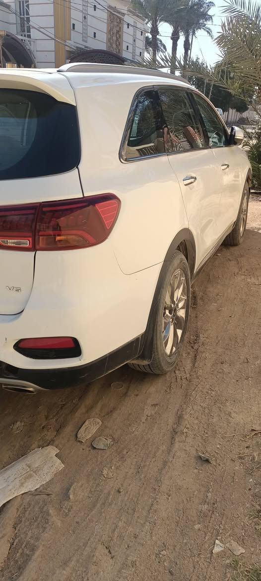 السلام عليكم
للبيع سورنتو خليجي موديل 19.   
سيارة مصبوغة عام 
باسمي رقم قادسيه 
بصمه 6سلندر 
ماشيه 100
سعر 176
***********
