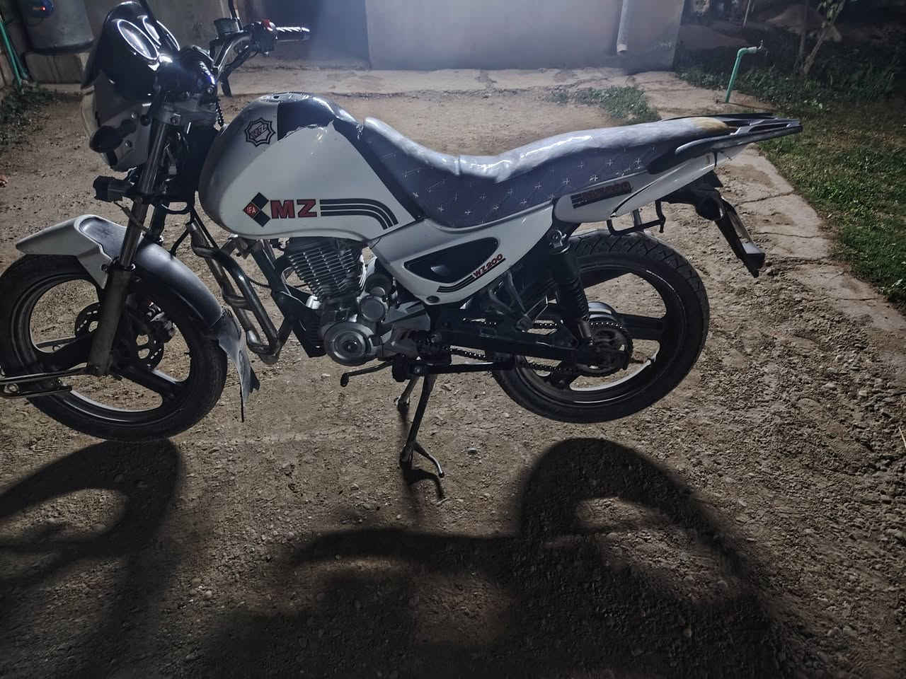 عندي موطور للبيع موديل 18محرك 200 السعر 700وبيه مجال للطيبين
الماطور مكفول من الدعاميه للدعاميه ***********
