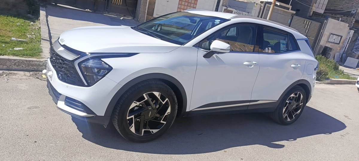 السلام عليكم .
سبورتج 2024 اربيل شركة أكدال 
خليجيه ماشيه 29 الف كم السونار مرفق مع الصور .
مواصفات .
محرك 2000
بصمه باب خلفي كهرباء 
كرسيين كهرباء سايد بريك بصمه 
كشنات وستيرن هيترات حار 
نقطه عمياء اوتوهولد 
شاشه متصله كاميرا اصليه حساسات
لد امامي ولايته زنون بلادي 
مرايا شفط نضام ترحيب 
شفرات ستيرن 
تحكم ستيرن جهتين .
نضام تزحلق نضام إيكو.

مكان السياره بغداد .

السعر 220 ورقه بيها مجال .

***********/غير متواجد على الفيس .
