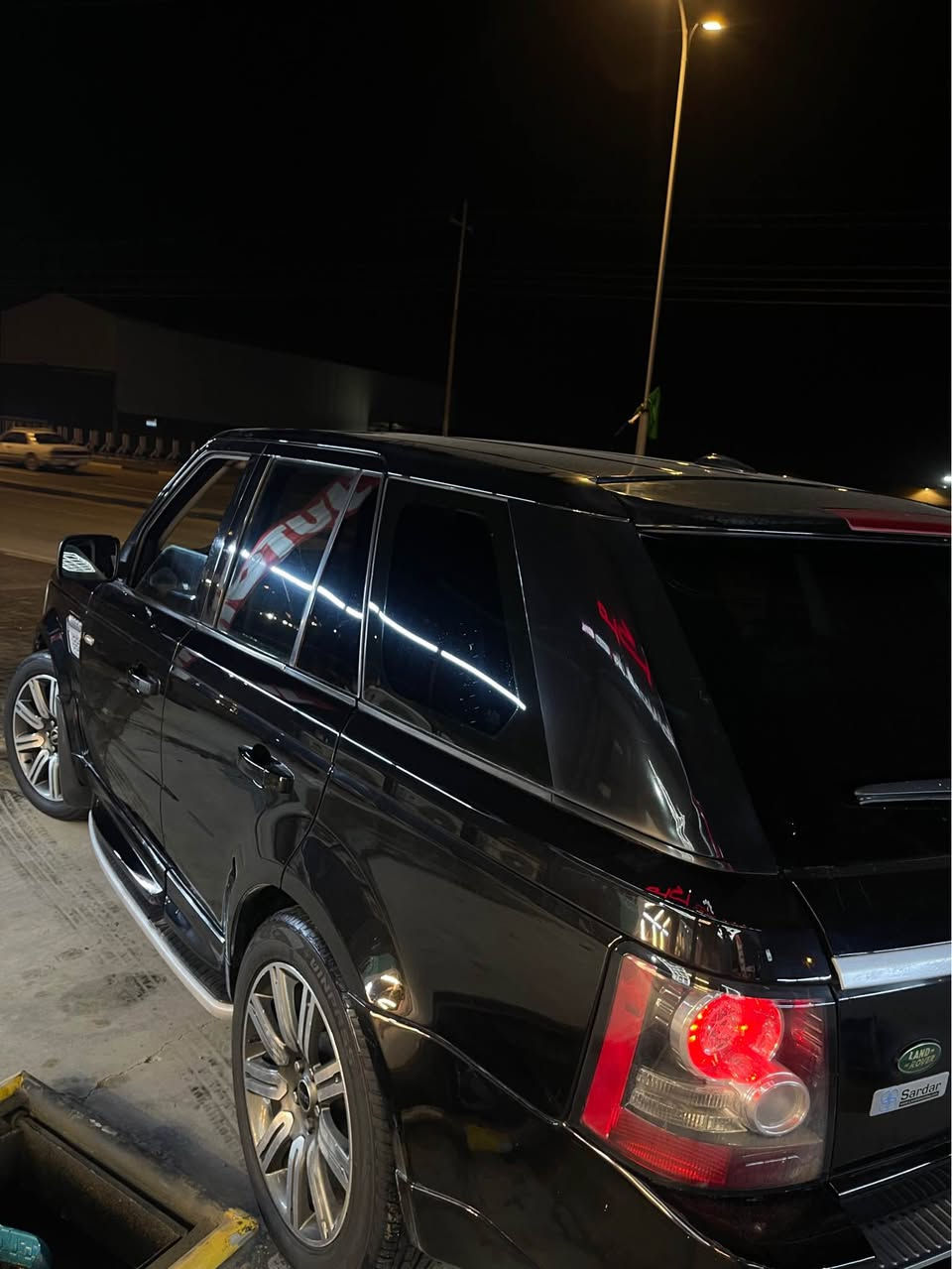 سلام عليكم
بسم الله ما شاء الله✨
رانج روڤر مديل 2009 محدث 2013
كفاله عامه شرط الفحص وتحويل ثاني يوم
بيها صبغ فقط التحديث جاملقات والبنيد الأمامي. رقم بغداد تحويل ثاني يوم كلها ابلادية مكينه كير حدادية تبريد كلهن بلاديات السيارة جانت مخزنه جديدة كلش ما شاء الله تجي وتشوف  السعر ابلاش 115مكاني بصرة رقمي *********** البصرة, العراق
