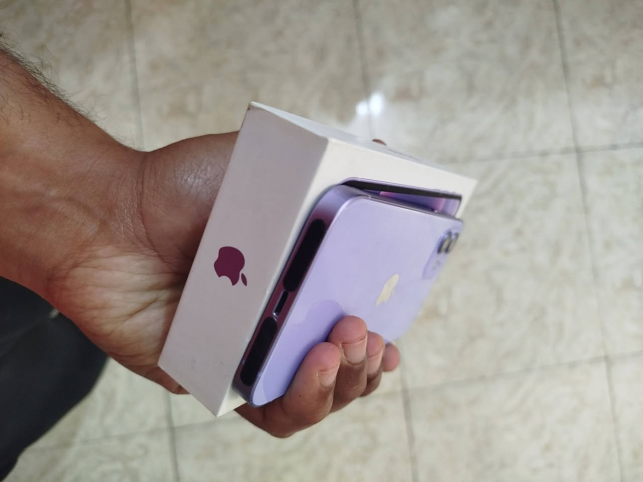 سلام عليكم ايفون 12بطاريتة 76كارتونة اصلية وكيبل شاحن اصلي ذ128...
وساعه ابل saجيل ثاني .جديدة بطارية 100.كامل غراضها ..
مع ضمان للكل .
واتساب ***********
