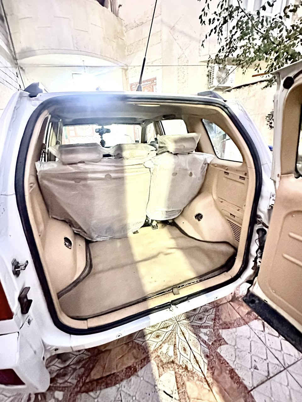 السلام عليكم
تيكو شيري 2013 للبيع
كير ومكينه نضيفات ومكفولات 
رقمها بغداد 
مكاني البصرة 
سياره كامله من كلشي 
السعر68 بيها مجال بسيطط 
السيارة فول مدارات 
الرقم: ***********
