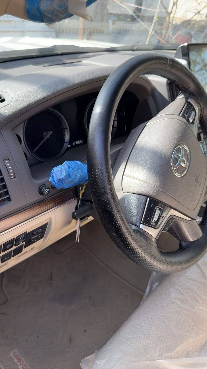 سلام عليكم من رخصت مدير كروب لاندكروزر للبيع مديل ١٩ شركه ساز بيها تعديل كد اصبع موضحه بسونار سياره كلش جديده تخم تاير ماشيه ١١٧ مكاني بغداد حسينيه المعامل رقمي ***********  السعر 560 وبيها مجال حك جيه مكينه ٨ سلندر ٤٧٠٠
