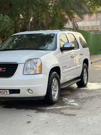 جمسي 2009 للبيع  كشنات متصل  سياره بدون حادث  رقم النكليزي الجديد   مك...