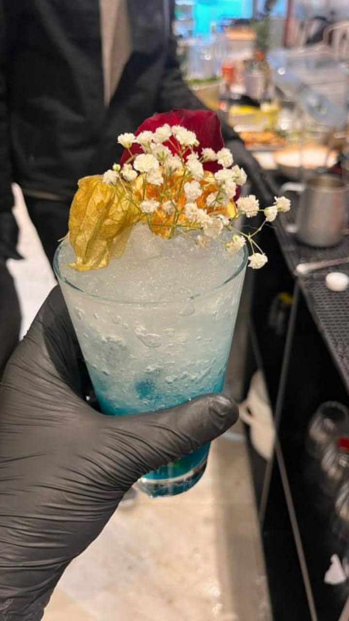 السلام عليكم باريستا متفرغ للعمل اصحاب الرواتب الضئيلة لاتتصلون رجاءً ***********
