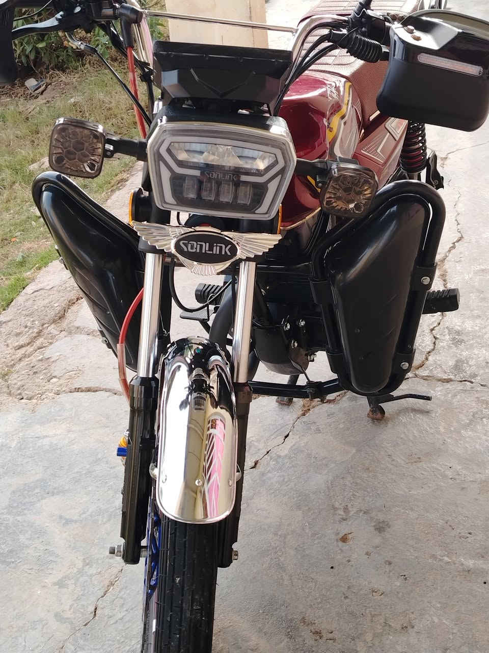 سلام عليكم دراجه للبيع 2025 ظاقطه وزنجيل محرك 200 مكان واسط عزيزيه أوراق بغداد السعر خاص ***********
