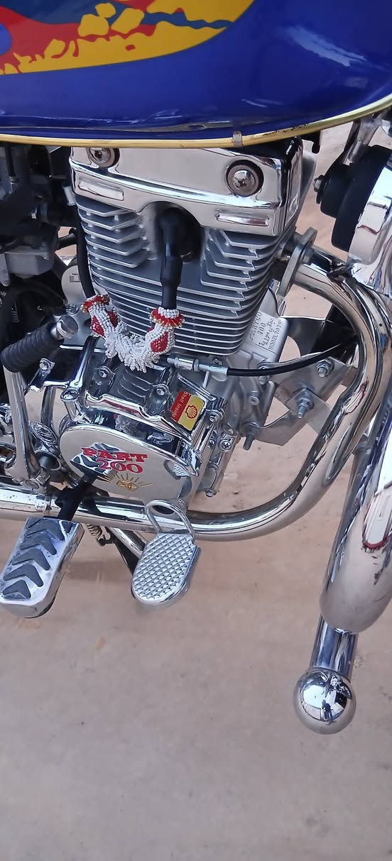 للبيع بارت عيتاني سوري2024.  (200cc) منفيس موجود 
كهربائيّات كلو شغال بشرط 
تايرات جوبلس ماطور بعده  بحال الشركه 
تواجد أربيل قريب مامزاوه السعر 550$ بي مجال
للتواصل واتساب ***********
