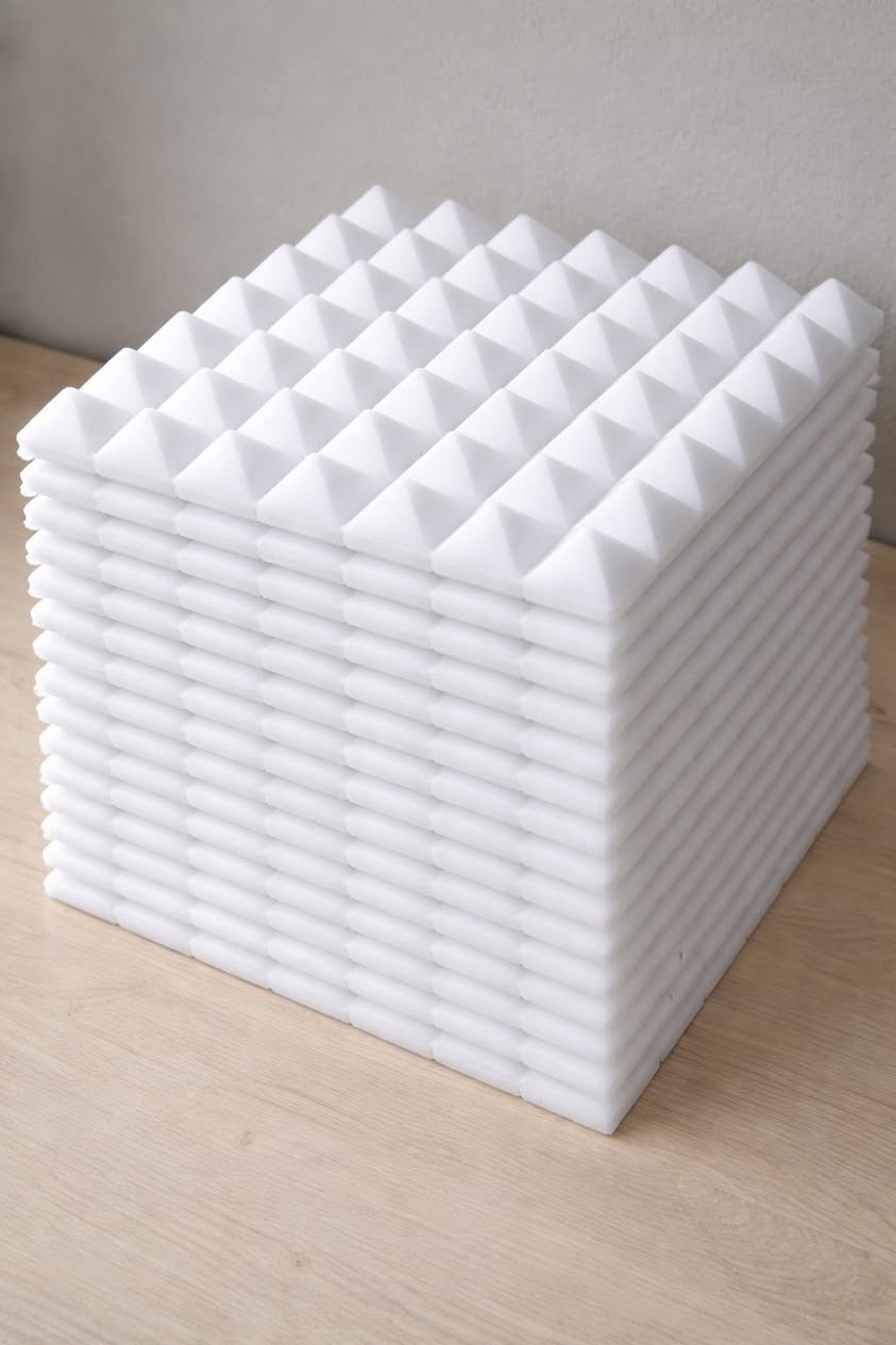 🔥 للبيع – عازل صوت احترافي 🔥

إذا عندك غرفة تسجيل، بث مباشر، ألعاب، أو تريد تقلل صدى الصوت داخل الغرفة… هذا الحل المثالي 👌

📦 التفاصيل:
• الكمية: 36 قطعة  
• حجم القطعة: 30 × 30 سم  
• اللون: أبيض  
• التصميم: هرمي لامتصاص الصوت وتقليل الصدى

✨ المميزات:
✔ يقلل الضوضاء وصدى الصوت بشكل واضح  
✔ مناسب للاستوديوهات وصناع المحتوى والـGaming  
✔ سهل التركيب على الجدار  
✔ يعطي شكل احترافي للغرفة

⚠️ الكمية محدودة (36 قطعة فقط)

💰 السعر مناسب جداً
📩 للحجز أو الاستفسار راسلني خاص او ***********
يتوفر توصيل لجميع محافظات العراق 

#عازل_صوت #استوديو #Gaming #Streaming #YouTub
