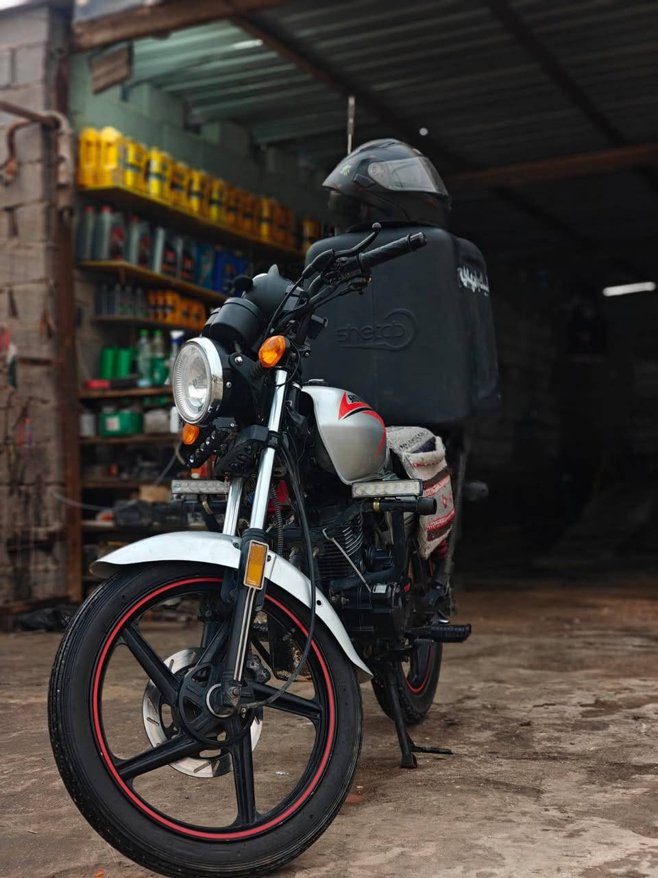 سلام عليكم اذا ميعجبك المنشور لاتعلق شاينك 26 سكنر جديده استخدام قليل ابيع ويه الغراض او بدون الغراض  مكاني كربلاء السعر مليون وميه ويه الغراض وبيها مجال بدون الغراض900  (*********** واتساب )
