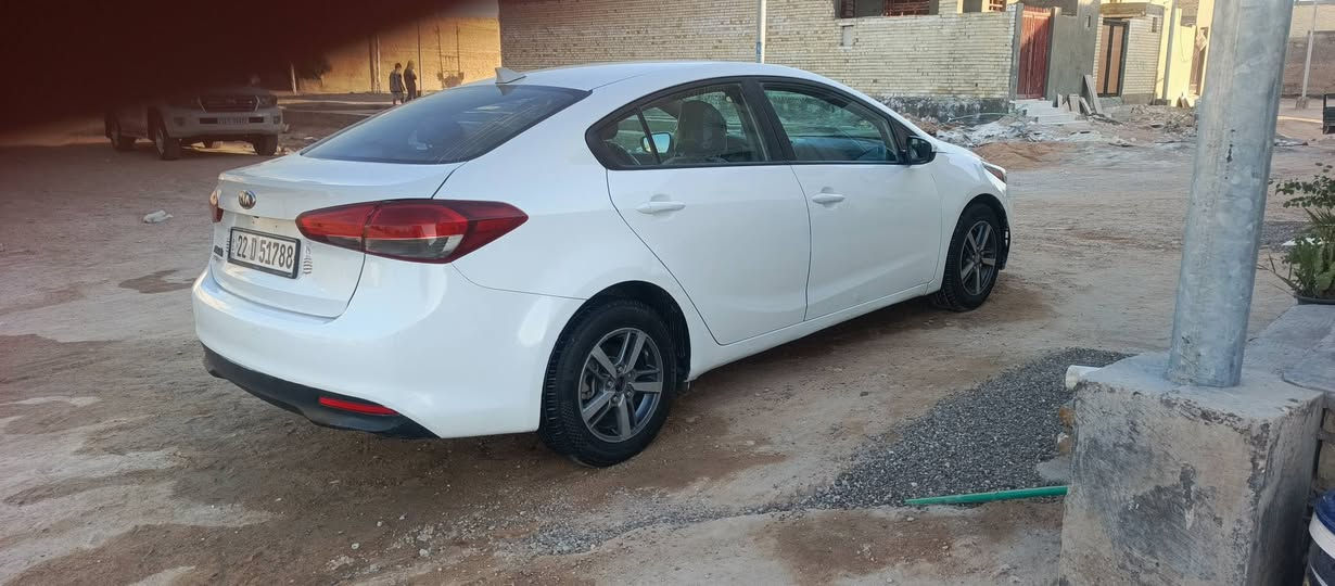 كيه فورتي مديل 17 رقم اربيل دولي
محرك 2000 دوش كير اومحرك شرط تبريد ثلج تخم تاير 
جديد بيه 3 قطع صبق وباقي سياره مكفوله مكان سياره 
نجف  حي نداء سعر 117 وبيه مجال ***********
