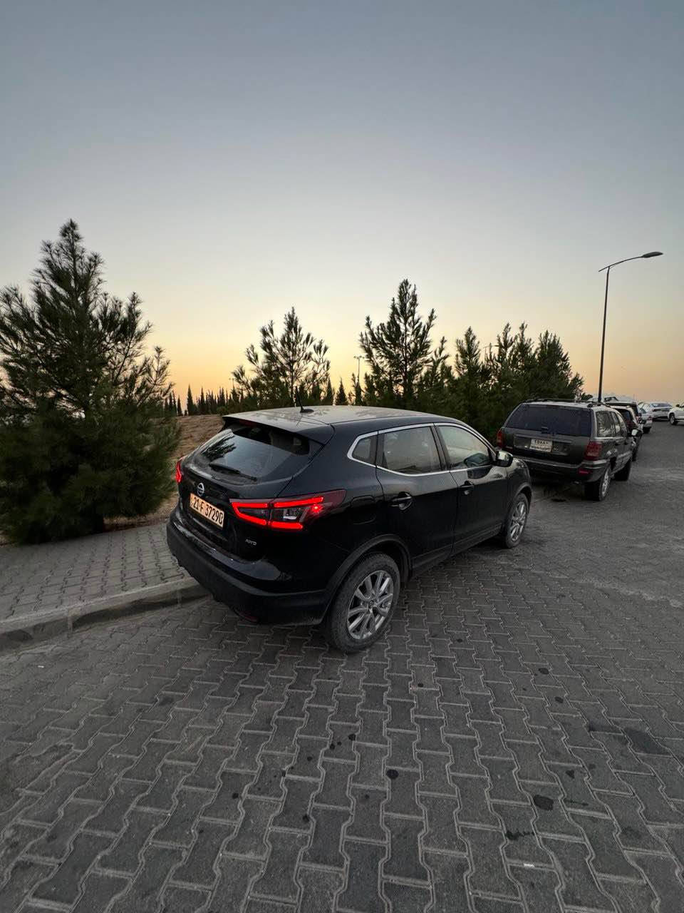 نيسان روج سبورت 2021

محرك 4 سلندر 
ماشيه 32 الف ميل
سعر 138$ بي مجال

بدون صبغ بدون شاصي بجم كبس صندوك كبس 
تبريد تدفئة ثلج معروف النيسان شرط الفحص 💯 
ايرباك جانبي جهة السايق فقط 
ضررها خفيف بامريكا بابين جهة السايق تبديل بلادي
ورصعتين بباب النفر 
وباب الوراه بي شوية تعديل بارد وتكحيل

گير محرك كهربائيات كبس بشرط ومسويلهم ادامة كاملة
طخم تايرات جدد ودهن جديد 

مواصفات

1- رادار جانبي نقطه عمياء 
2- كاميرا دوارة
3- حساسات خلفية 
4- توقف ذاتي عند الرجوع الى الخلف 
5- رادار امامي توقف ذاتي
6- الحفاظ على المسار + تحذير مغادرة خط السير
7- 3 انظمة قيادة eco , sport , normal
8- شاشة كبيرة ومشغل cd 
9- تبريد قطعتين 
10- تحكمات ستيرن جهتين 
11- مثبت سرعة 
12- اندرويد اوتو وابل كار بلي
13- فور ويل
14- لد امامي خلفي 
15- كير اوتو + عادي
16- جامات كهرب + السايق اوتو
17- لايت اوتو عالي ناصي
18- حساس تايرات

مكان السيارة الموصل 
للتواصل او واتساب
*********** موصل, نينوى
