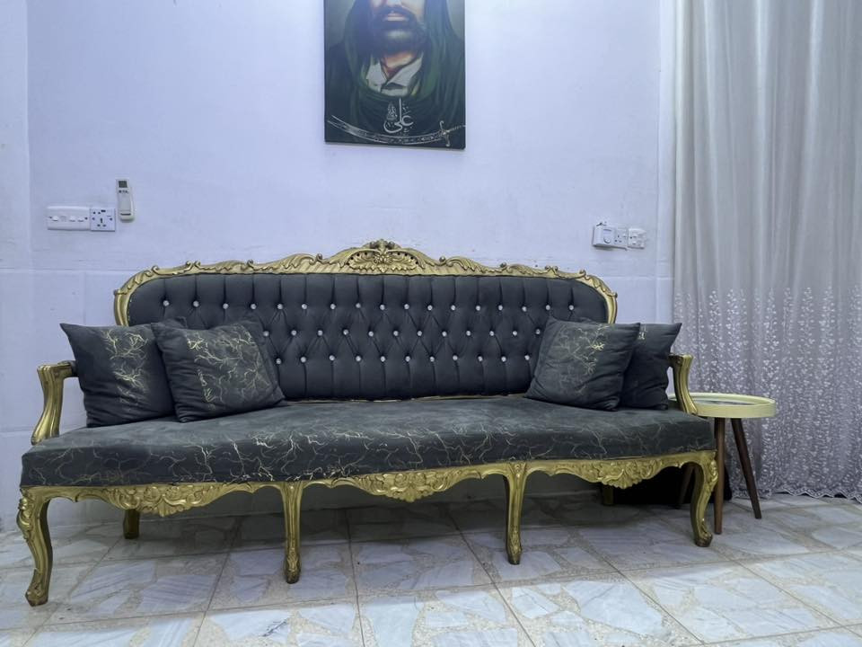 السلام عليكم تخم 10مقاعد سعر 275 نضيف مع كوشات العنوان بغداد البلديات للستفسار***********
