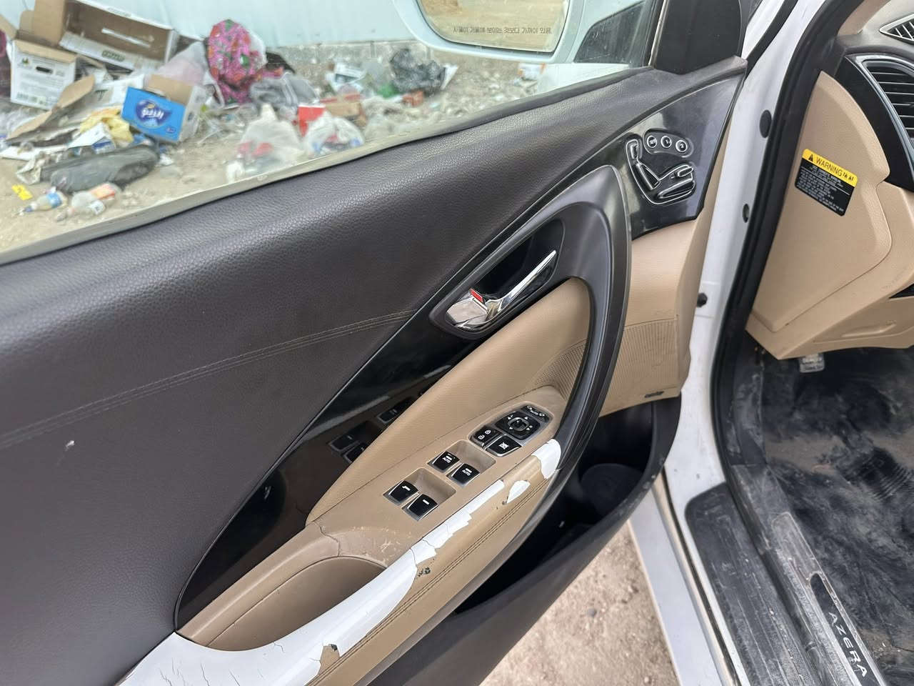 ازيرا 2015 امريكي حادثهه جاملق وباب خلفي جهة اليسار سيارة جديدة ب107مكانهه بغداد نواب الضباط ***********
