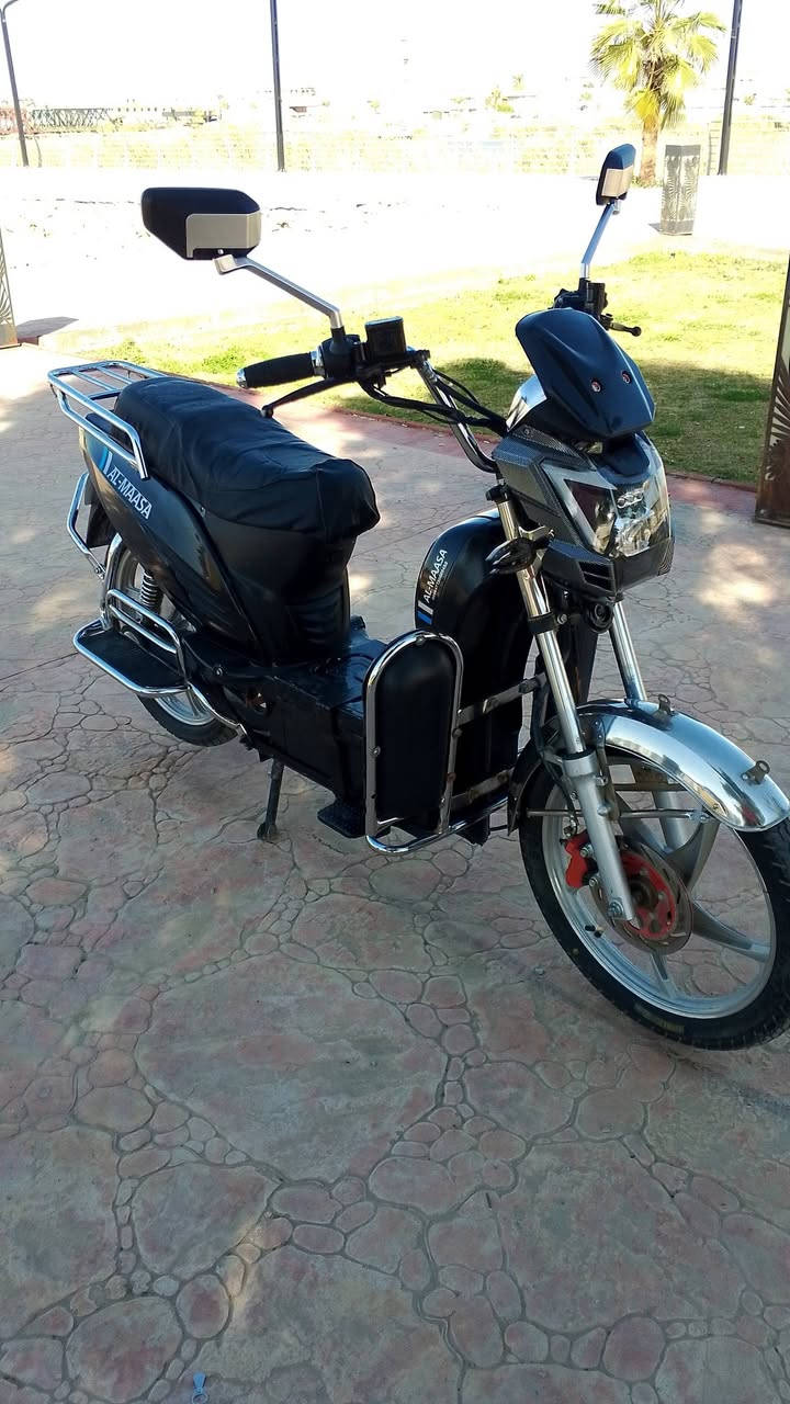 دراجه هارلي للبيع سعر 375وبيه مجال للشراي بطاريات يقرن 10 كلهن بس بيهن نفخه شويه كهربايات شقاله كله للستفسار ***********.  ***********
