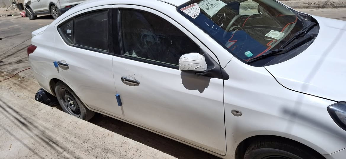 نيسان صني هندي شباج نحله موديل ٢٤ للبيع 
السعر 123 بيه مجال بسيط 
ماشيه ٢٨ 
كفاله 
*********** 
نجف
