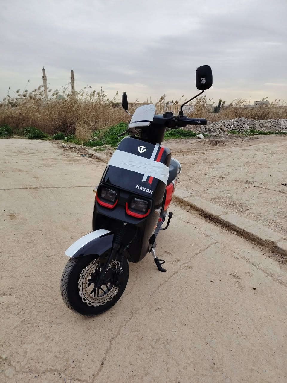 السلام عليكم الريان ام عيون معروف بل سوك استعمال قليل حيل بطاريات سته شرط انطيك بطاريات شرط ماطور يخبل حيل نضيف احله من صوره ماشيه قليل حيل سعر عل رقم ***********
