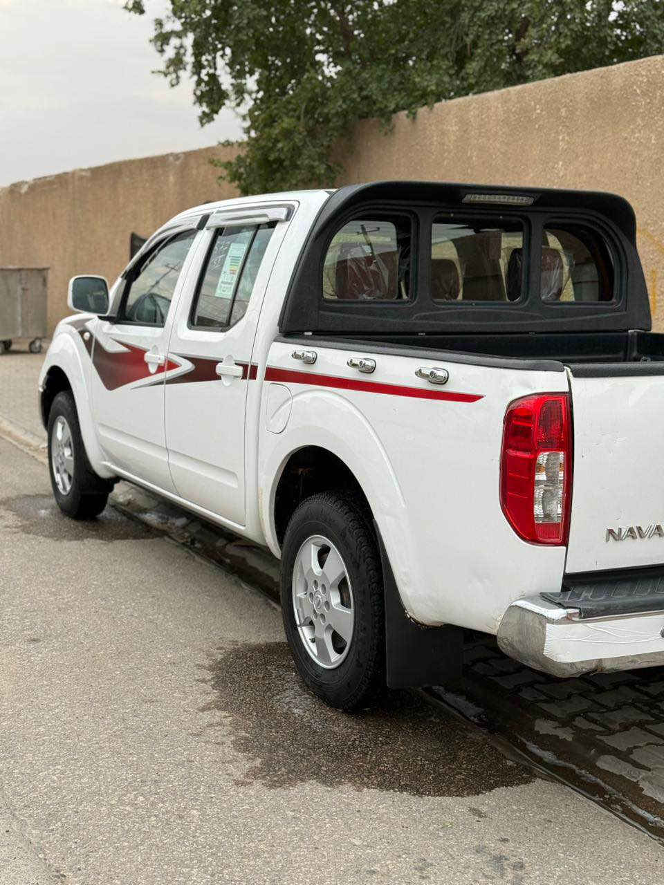 اوتماتيك محسن LE.       السعر "110" وبيه مجال بصيط 
بيكم نيسان نيفاره 2011 رقم نجف مميز سنويه جديده 
سياره كفاله عامه صبغ وبارد وتبديل 
مكينه مامفتوحه فقط كازكت 
مكينه وكير كارتون 
حداديه ترايك مال 21 
تخم تاير اصلي جديد 
سياره مال جناي ومابيه اي نقص 
*********** مكان سياره نجف الاشرف النجف, العراق
