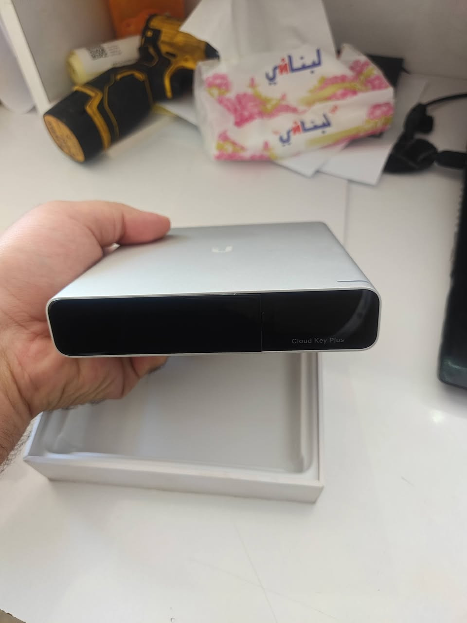 كلاود.كي SSD 
UBNT 
اخو جدديد كامل مع بكيته

سعر 350 الف
توصيل ***********
