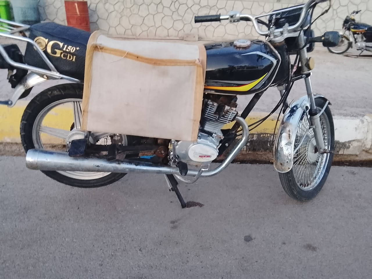 للبيع اربعه كير  موديل 20 سعره 300 وبي مجال ***********

