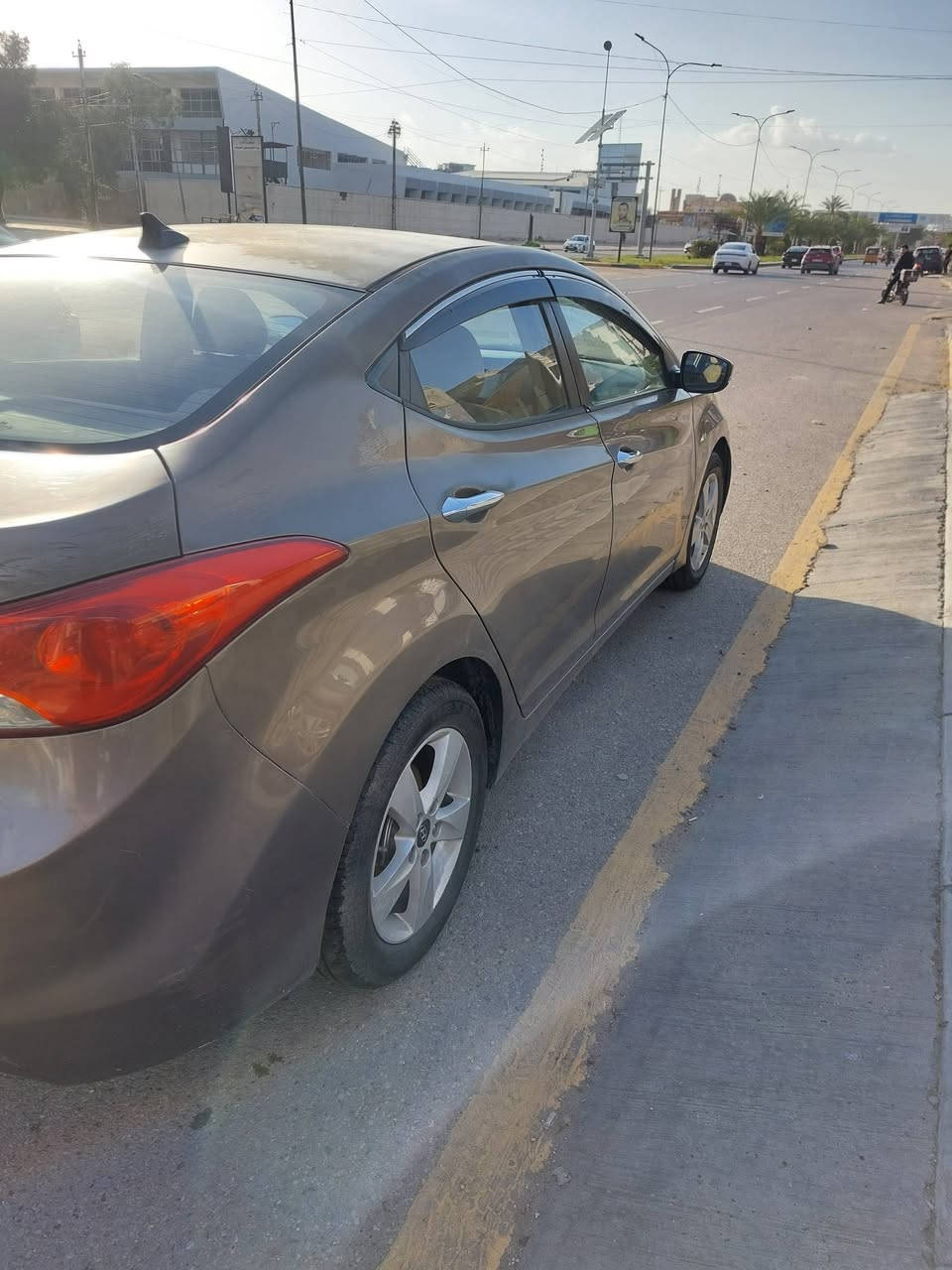 سلام عليكم النتره خليجي ١٨٠٠  مديل ٢٠١٢  فول  سياره جديده كامله من كلشي بسمي رقم نكليزي  العنوان شارع فلسطين جسر المول السعر 105$ بل عافيه علي ياخذه  ***********
