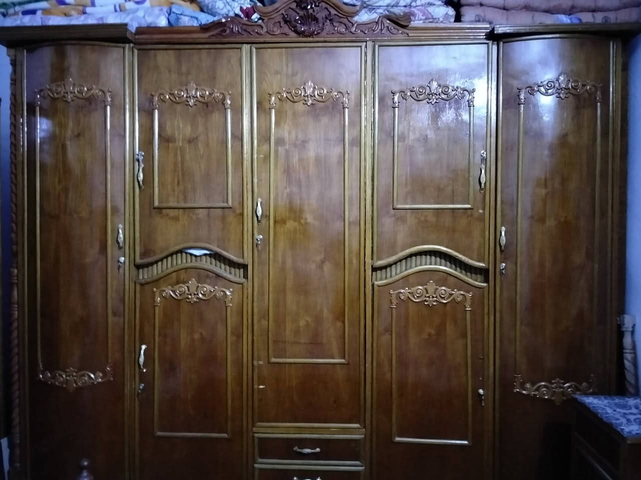 غرفة كاملة لبيع صاج نضيفة خمس بيبان مكان بغداد الحسينية مال الراشداية سعر 600 مجال قليل الهاتف ***********
