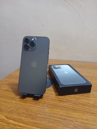 ايفون 13 برو ماكس ذاكرة 512 بطارية 🔋76  مع كارتونة فقط بلادي مامفتوح ت...