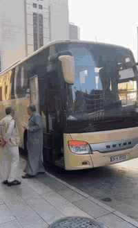 بقلوب يملؤها الشوق 
وصول معتمرينا إلى
مدينة رسول الله ﷺ، حيث السكينة تطمئن القلوب، والأنوار تملأ الأرواح، والصلاة على الحبيب المصطفى ﷺ لها طعم لا يشبهه شيء.
نسأل الله أن يجعل هذه الزيارة مباركة، وأن يتقبّل من الجميع صالح الأعمال، وأن يرزقنا وإياكم شفاعة النبي ﷺ، ويكتب لنا عودةً قريبة إلى هذا المقام الطاهر بسلامٍ وأجرٍ عظيم.

#سمعة_طيبة_صنعناها_بجهودنا  #مصممون_على_التميز  ‏#مستمرون_في_الرياده
 #مبدعون_لانقلد #خدمة_ضيوف_الرحمن_مهنتنا_نحترمها_نحترفها
👌رحلاتنا مستمرة بدون توقف 👌

للحجز او الاستفسار 

زورونا العنوان : الموصل
إيلاف للحج والعمرة فرع الأول حي السكر
قرب جامع النبأ العظيم فرع المولدة
***********
***********
***********
