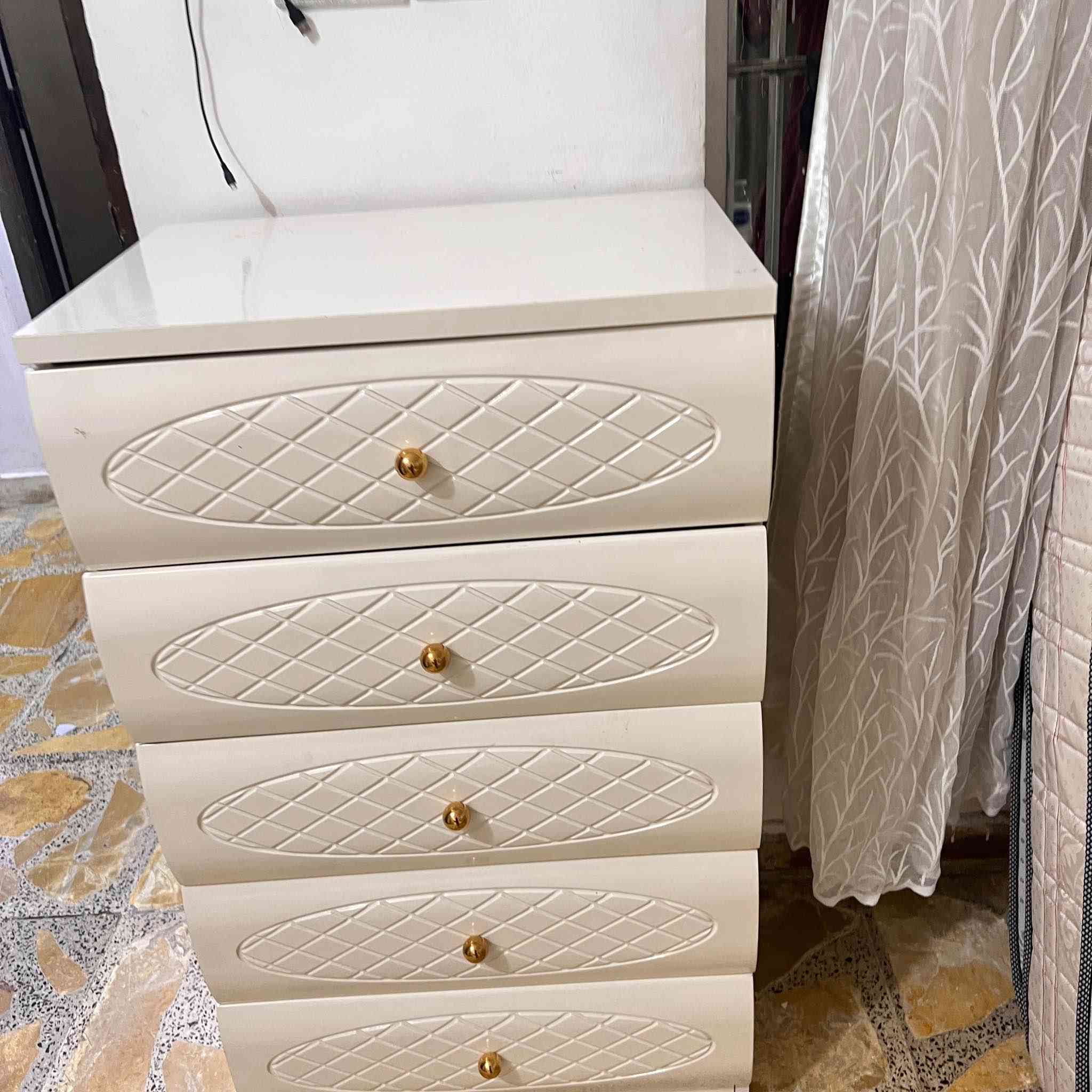 غرف نوم تركي مستعمل للبيع 

0773 357 9788 بغداد, العراق
