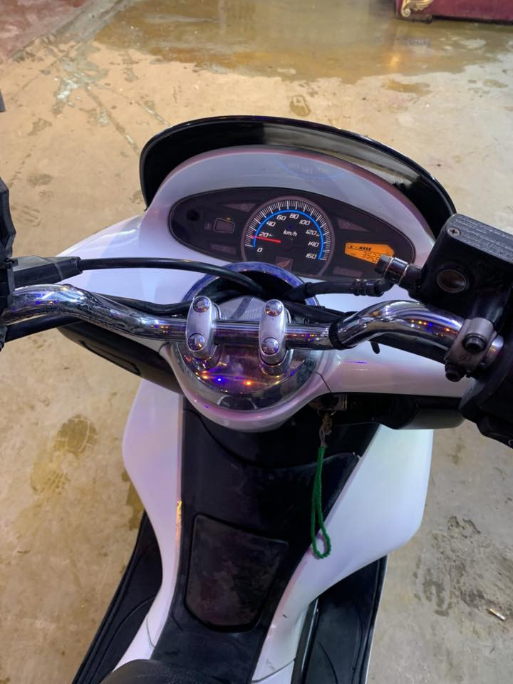 سلام عليكم BCX جيل الاول نازلة رمبة معرض بيت طارش نظافة 100 على ايدي شرط دهن موتل الاصلي والبانزين محسن مال بيت السعر 15 ونص ***********
