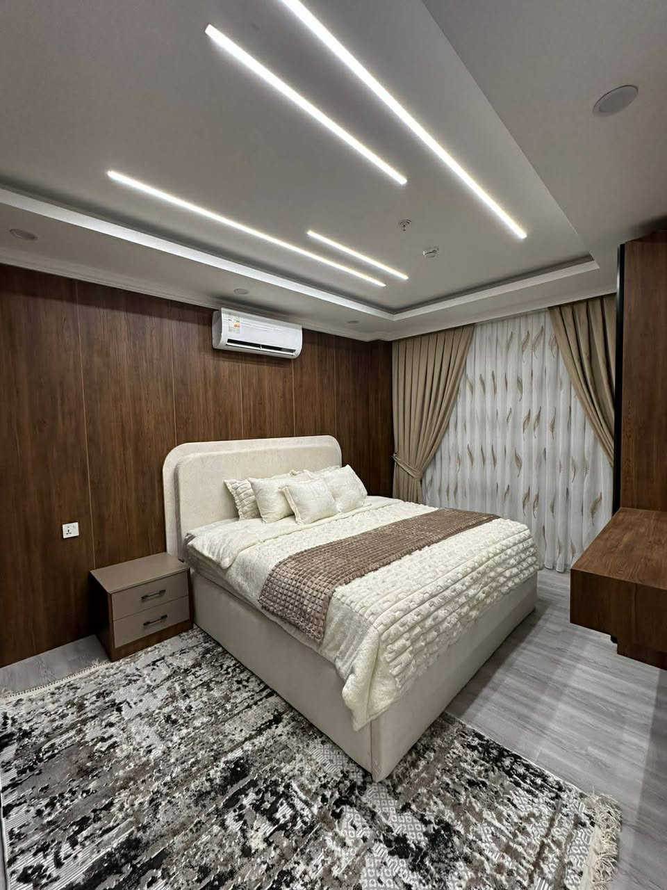 للبيع او للايجار
-شقة مؤثثvip
استثماريه 
-زيرو

في أربيل
مجمع واو تاورز 

 مساحة 90

يتكون من
- غرف نوم 
-صالة 
- صحيات 
- مطبخ
- طابق  13
- واجهة خارجي 
- 
- ⁠للأستفسار أكثر يمكنكم التواصل معنا عبر الواتس آب 
- ***********
- ⁠***********
