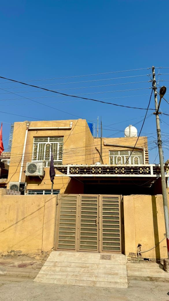 دار للبيع 🏠 المساحه 200متر طابو صرف حي الامام الصادق قريب جداً على الاربع سادات شارع 50
قرب مستشفى 🏥 الحكيم التعليمي  علمآ لبيت قاطين 
السعر 150 للاستفسار الاتصال على الرقم ***********
