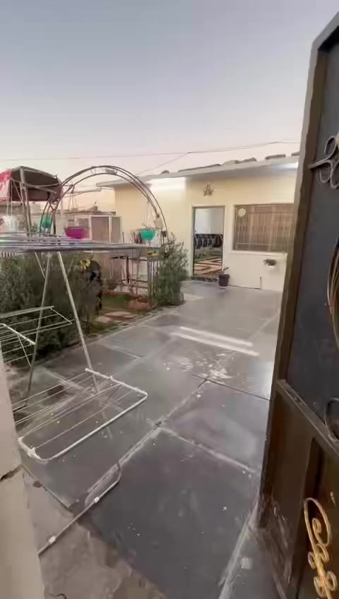 بيت تجاوز حي التراث مال البياع مساحه 200متر كامل اي نقص مابي  مثل ماواظح بل فديو ركن سعر 25 خدمات كامله منطقه قريبه ع سوك مدارس افران اسواق ***********موجود واتساب
