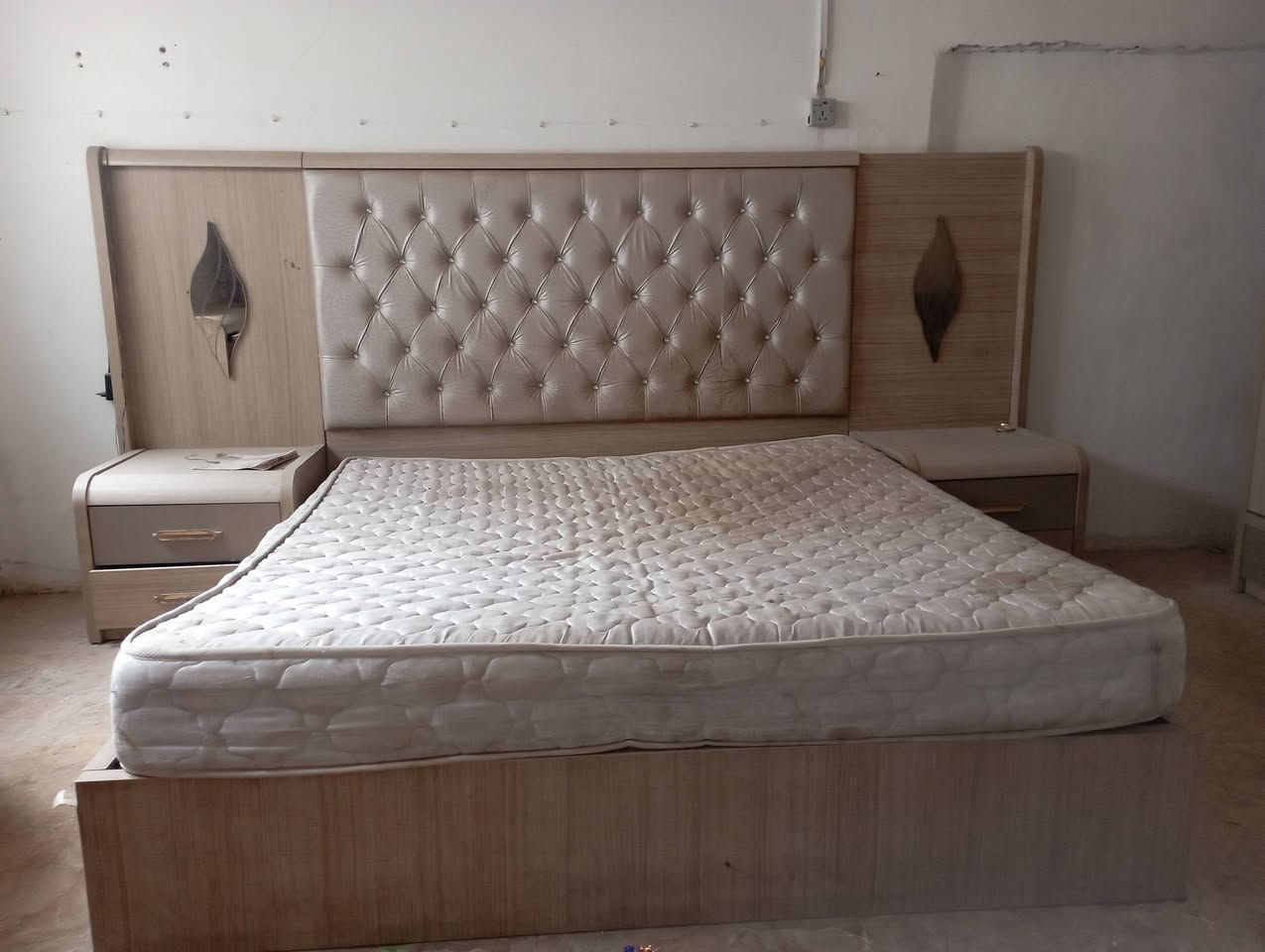 غرفه نوم تركيه  للبيع ورجاءا لحد يكسر بسعرهه لان توازيت وراح ابيعهه👍🩷


**إذا كنت صاحب هذا الإعلان وتريد حذفه لأي سبب، رجاءا أرسل رسالة إلى الدعم الفني**