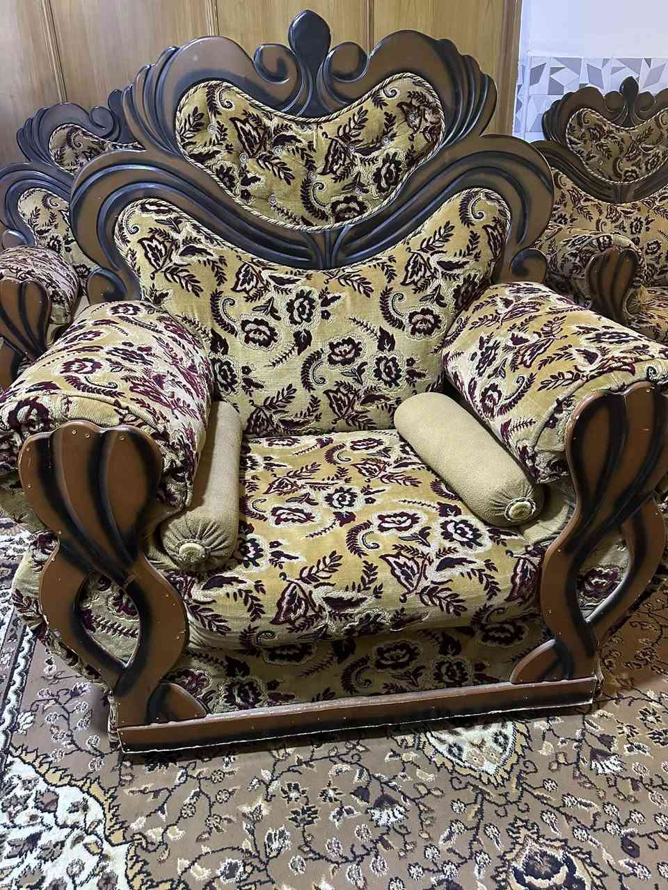 تخم للبيع نضيف تسكام نجاره 10 مقاعد مقابيل مستشفى التركي السعر 250 قفل
***********
