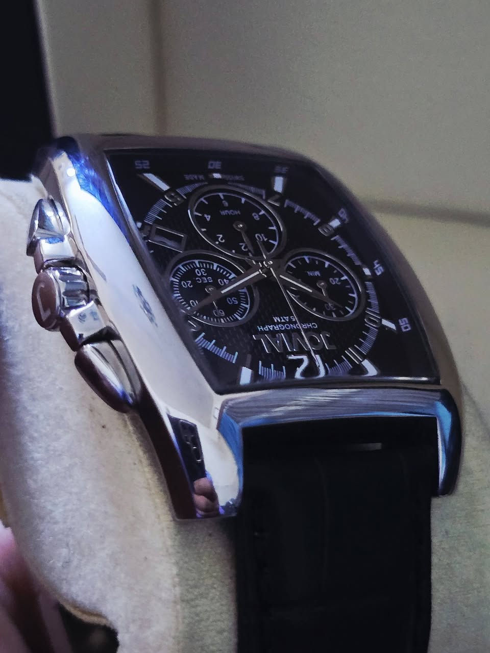 جوفيال 
سويسري اصلي بطارية 
كونوكراف ستوب وتش سناتر شغاله 
سير جلد اصلي قفل سير اصلي  سير واسع 
نظافة تامه 
الساعه ضخمه 
أبعاد  ٤٢* ٥٢ بدون المداوس 

١٦٥ دولار 
المكان اربيل 
يوجد توصيل 
@إشارة 
Samer Akeel AlJboory 

https://www.tiktok.com/@samerakeelwatch?_r=1&_t=ZS-92XzzfzgLln


**إذا كنت صاحب هذا الإعلان وتريد حذفه لأي سبب، رجاءا أرسل رسالة إلى الدعم الفني**