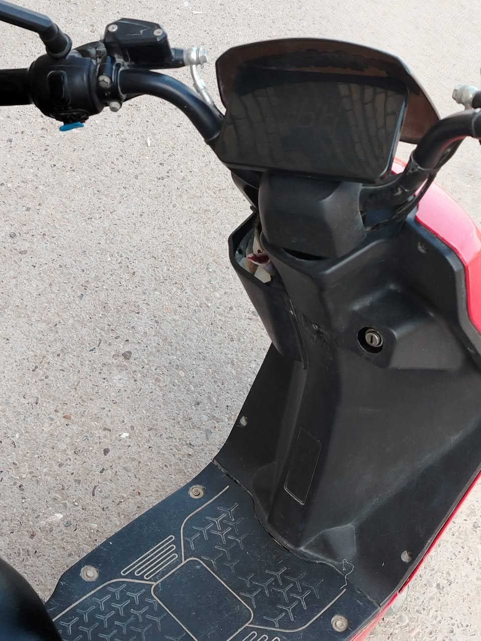 السلام عليكم دراجه شركه ولي FA5Tدراجه نضيفه ما صارلها 3 من اشتريته الدراجه بيها سستم سماعات من شركه هونر الملف 1800W ونوع الدراجه F6 السعر 400 وبيها مجال


**إذا كنت صاحب هذا الإعلان وتريد حذفه لأي سبب، رجاءا أرسل رسالة إلى الدعم الفني**