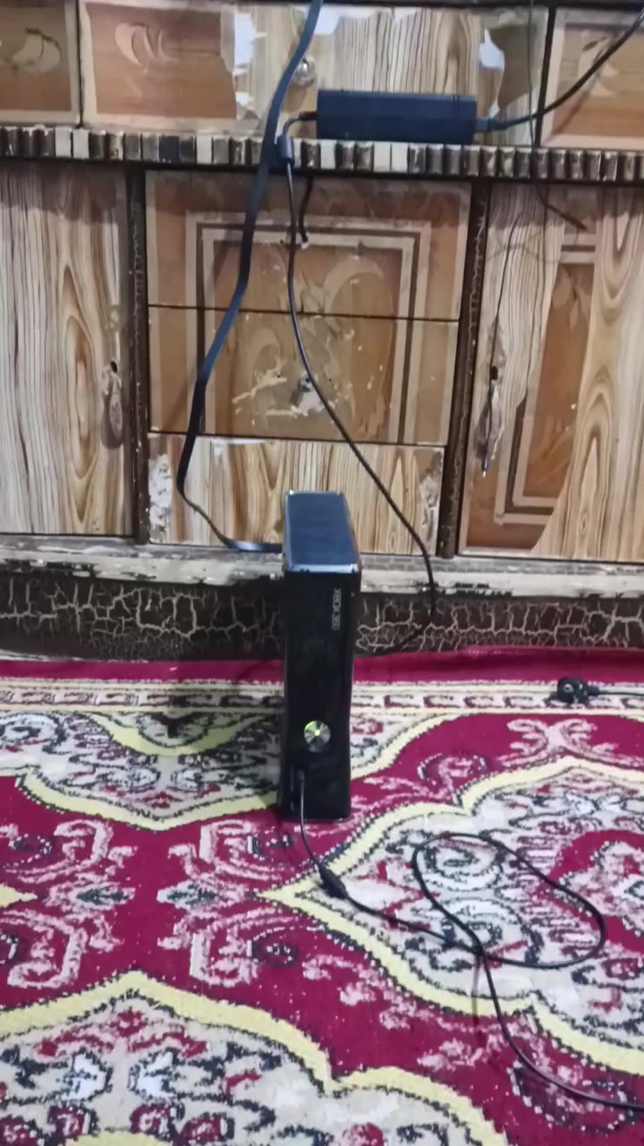 سلام عليكم  اخوان جهاز بلاي اكس بوكس 360 شغال ما بي شي ألعاب 130 العبه بي و جوستك واحد بيش يفيكم شراي راسني على الخاص


**إذا كنت صاحب هذا الإعلان وتريد حذفه لأي سبب، رجاءا أرسل رسالة إلى الدعم الفني**