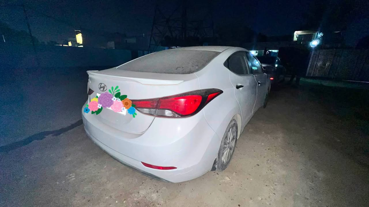 سياره النترى خليجي موديل2016 ماشيه 97000 بيها فقط باب السايق صبغ ويارد كد شبر جوه قبغ البانزين  
مشدودتلها منضومه زنون
مري شفط كهرباء
تحكم سترين
شاشه
منضومه بانزين جديده نوزلات فيتبم بلكات مجاول  قبل يومين مبدلهن 
منضومه مي ادامه كامله
باتري +تخم تاير جديد 
ويل كب  
شرط السياره متصرف عليها ربع وترايك وين متريد 
مكينتها 2000 بلاديه ممفتوح بيها برغي 
الشراي بي خير ويدلل السياره 137 ورقه وبيها مجال للطيبين 
***********
