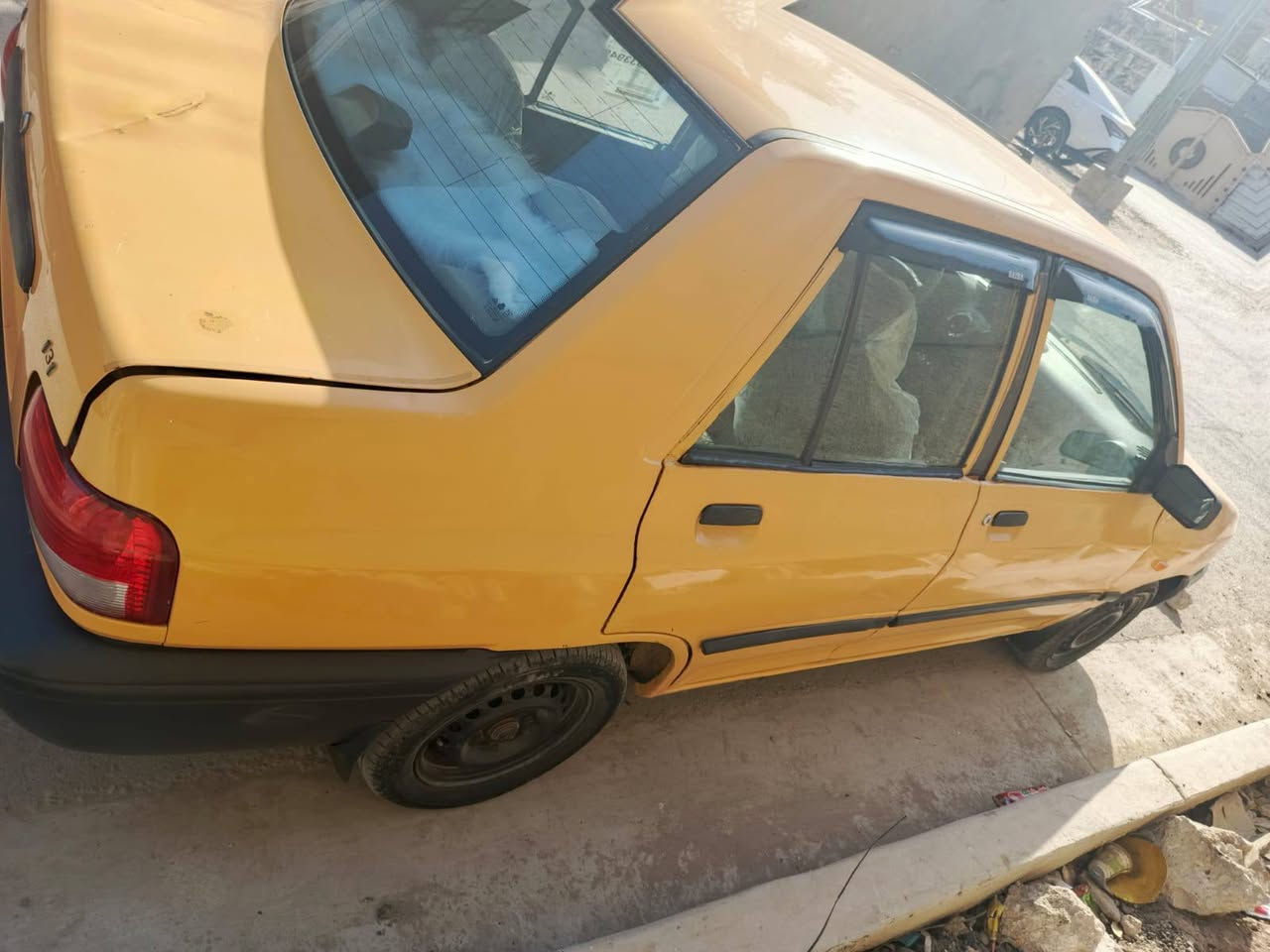 السلام عليكم للبيع سايبة موديل 2015رقم بغداد بسمي تحويل مباشر كير مكينة مكفولات مصفرة هيئة وغرامات سيارة جديدة جاهزة صدر خلفي أمامي جديد تخم تاير جديد السعر 33ورقة وبيهة مجال مكاني بغداد البياع 
***********
