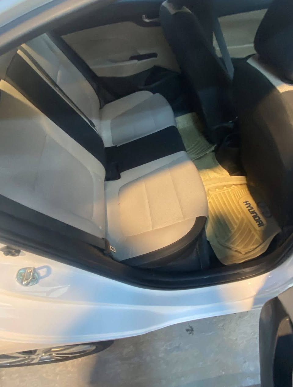 سياره اكسنت وارد امريكي موديل 2018 للبيع الاستفسار الاتصال على الرقم ***********
