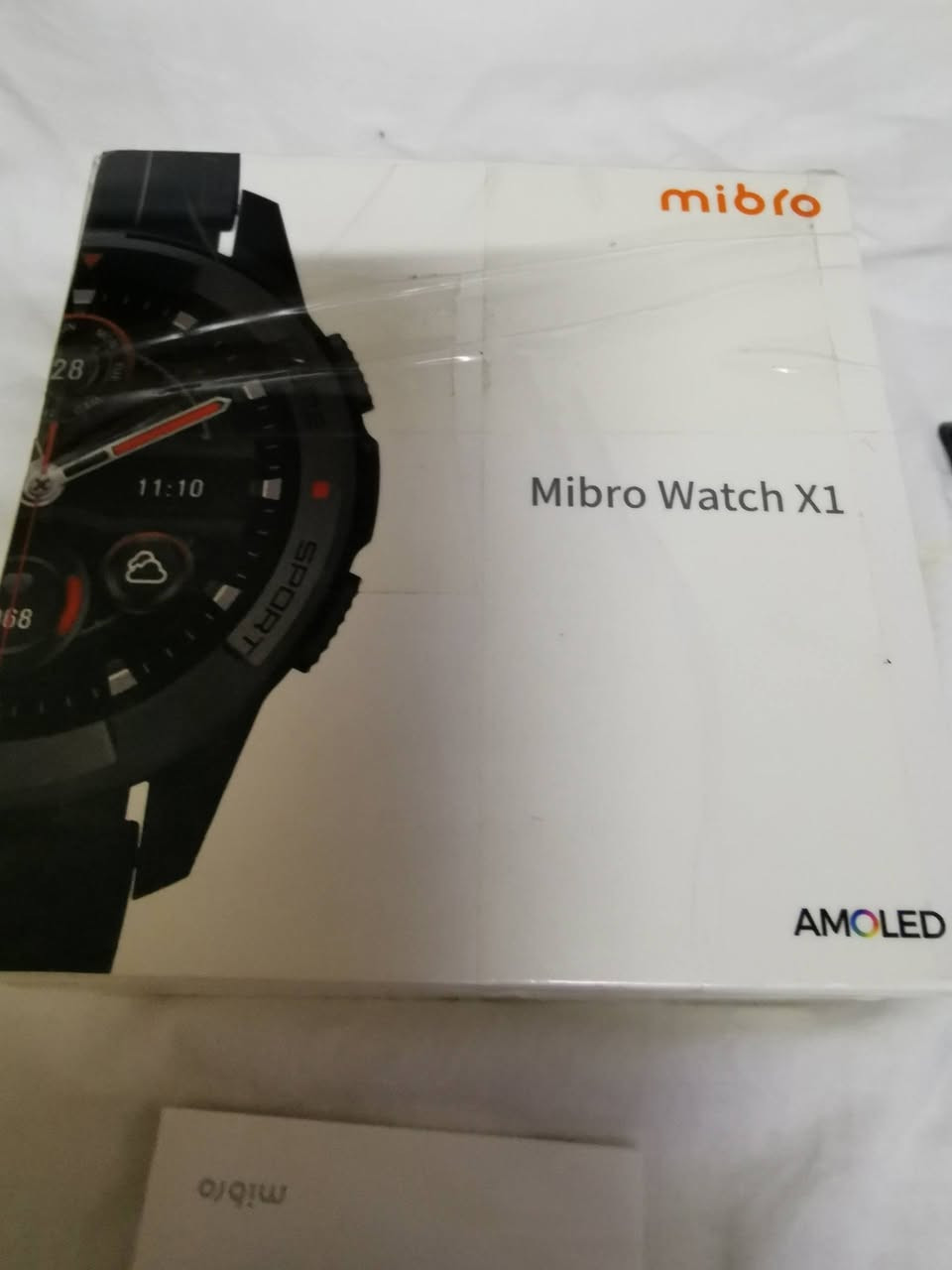 Mibro Watch X1 الذكية، وهي ساعة رياضية اقتصادية تتميز بشاشة AMOLED وبطارية تدوم طويلاً.أهم المواصفات التقنية للساعة:الشاشة: من نوع AMOLED بحجم 1.3 بوصة وبدقة 360×360 بكسل.البطارية: بسعة 350 مللي أمبير وتدوم حتى 14 يوماً من الاستخدام العادي.مقاومة الماء: بمعيار 5ATM (مقاومة للماء حتى عمق 50 متراً).المستشعرات: مراقبة نبضات القلب ومستوى الأكسجين في الدم (SpO2) وتتبع النوم.الأنماط الرياضية: تدعم 38 وضعاً رياضياً مختلفاً.التوافق: متوافقة مع أنظمة أندرويد (Android 5.0+) و آيفون (iOS 10.0+).


**إذا كنت صاحب هذا الإعلان وتريد حذفه لأي سبب، رجاءا أرسل رسالة إلى الدعم الفني**