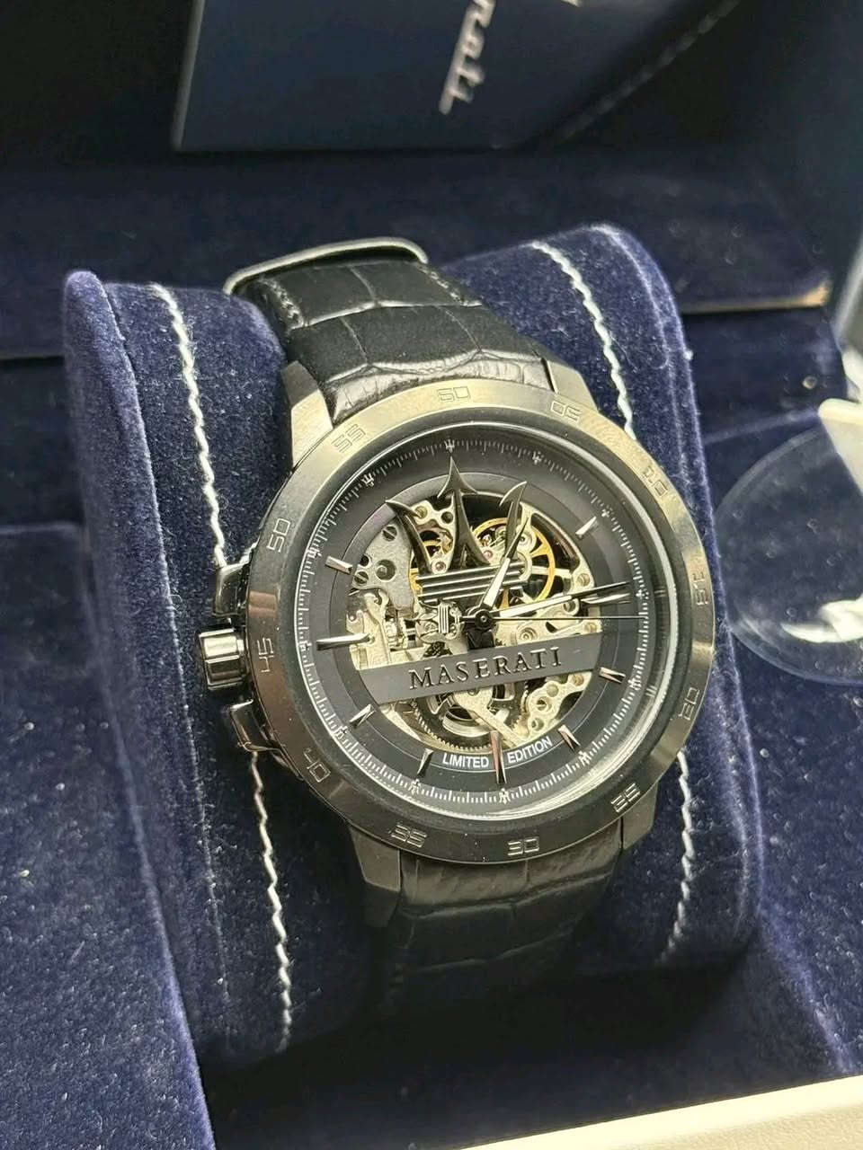 متوفر

مزراتي اوتوماتيك لمتد 
قطر 45
مخصصه لليد اليمنى
ستانلس ستيل 
بلاك 
سير جلد قفل فراشه
مقاومه للماء والقفل بحري

تفاصيل عن السعر تواصل خاص

توصيل متوفر داخل العراق.


**إذا كنت صاحب هذا الإعلان وتريد حذفه لأي سبب، رجاءا أرسل رسالة إلى الدعم الفني**